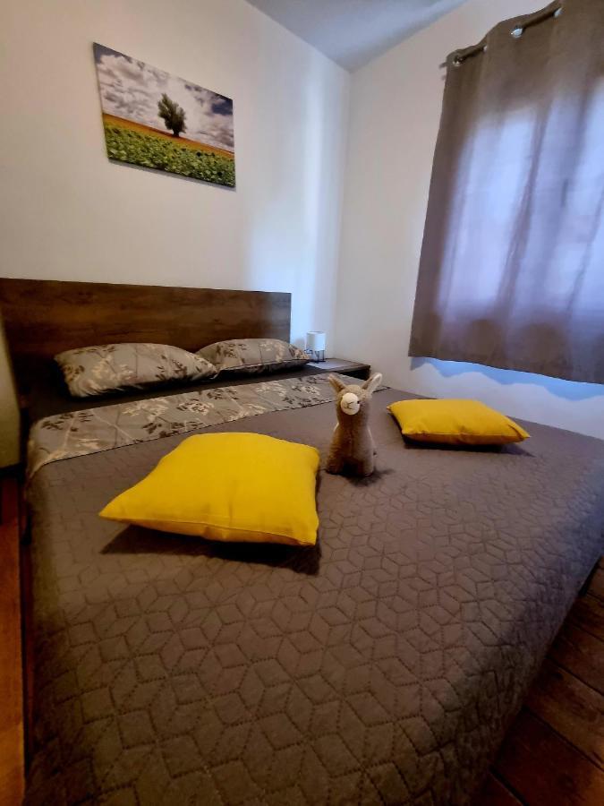 Apartments Ema Пула Экстерьер фото