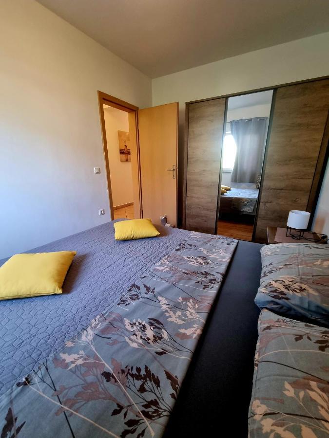 Apartments Ema Пула Экстерьер фото
